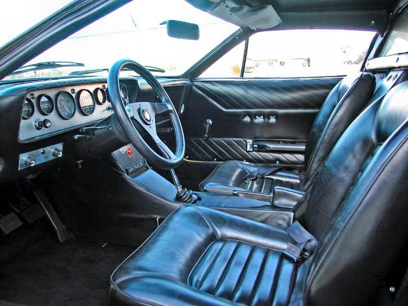 /amc_amx_3_interior.jpeg